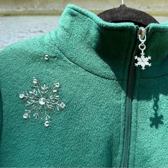 Quacker factory zip up, fleece the snowflakes all over excellent condition sizeS - Picture 2 of 4